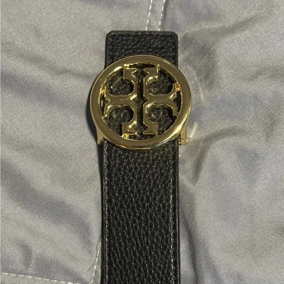 Tory Burch Black Leather Belt with Gold Logo Buckle - Picture 5 of 7